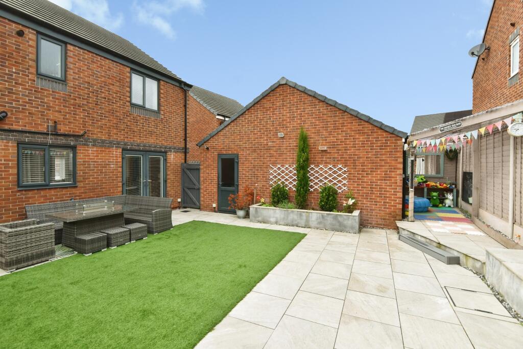 House in Stoke-on-Trent, Weston Coyney - View 3