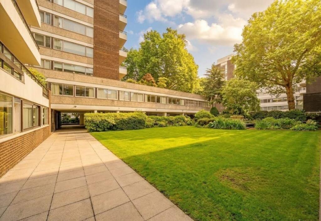 Apartment in London - More