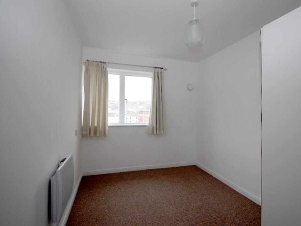Apartment in Plymouth - More