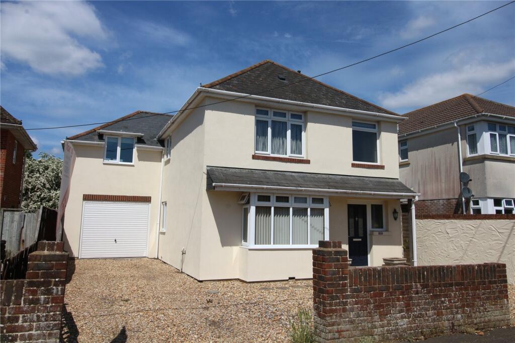 4-bed detached on Manor Road, New Milton, Hampshire, BH25, £550,000