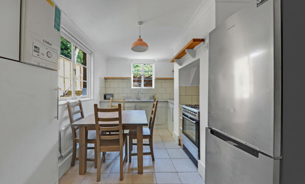 House in London - View 5