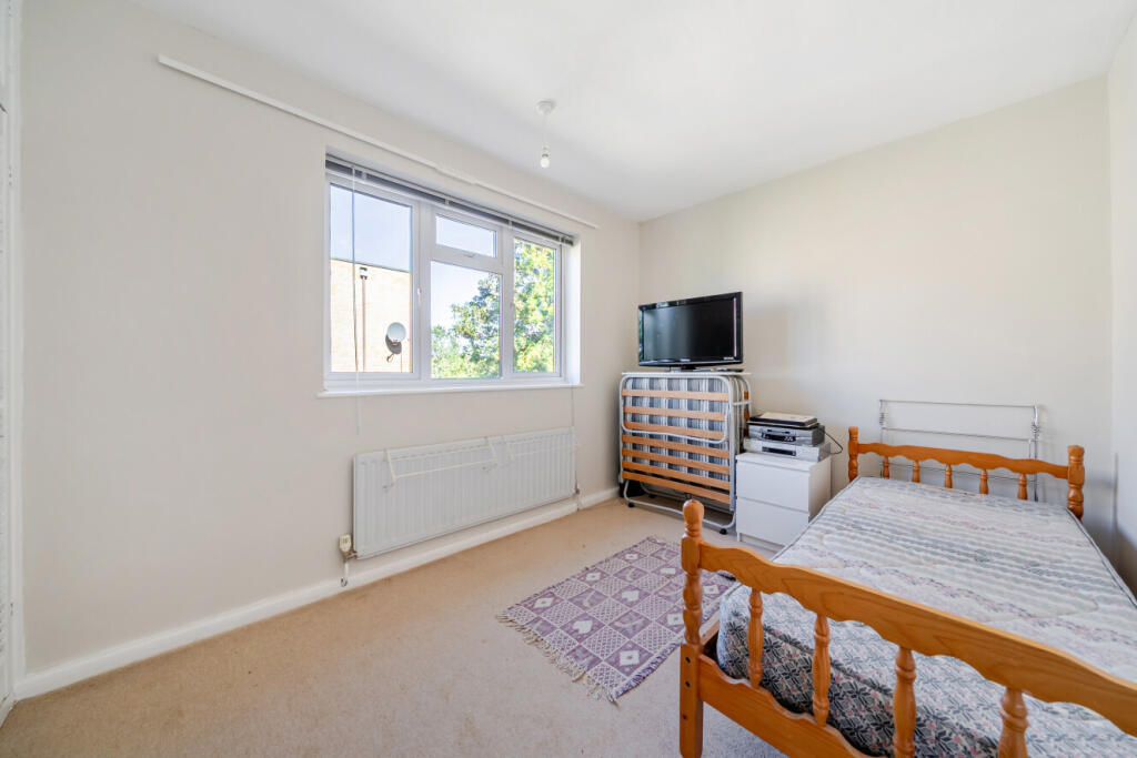 Apartment in Bromley - More