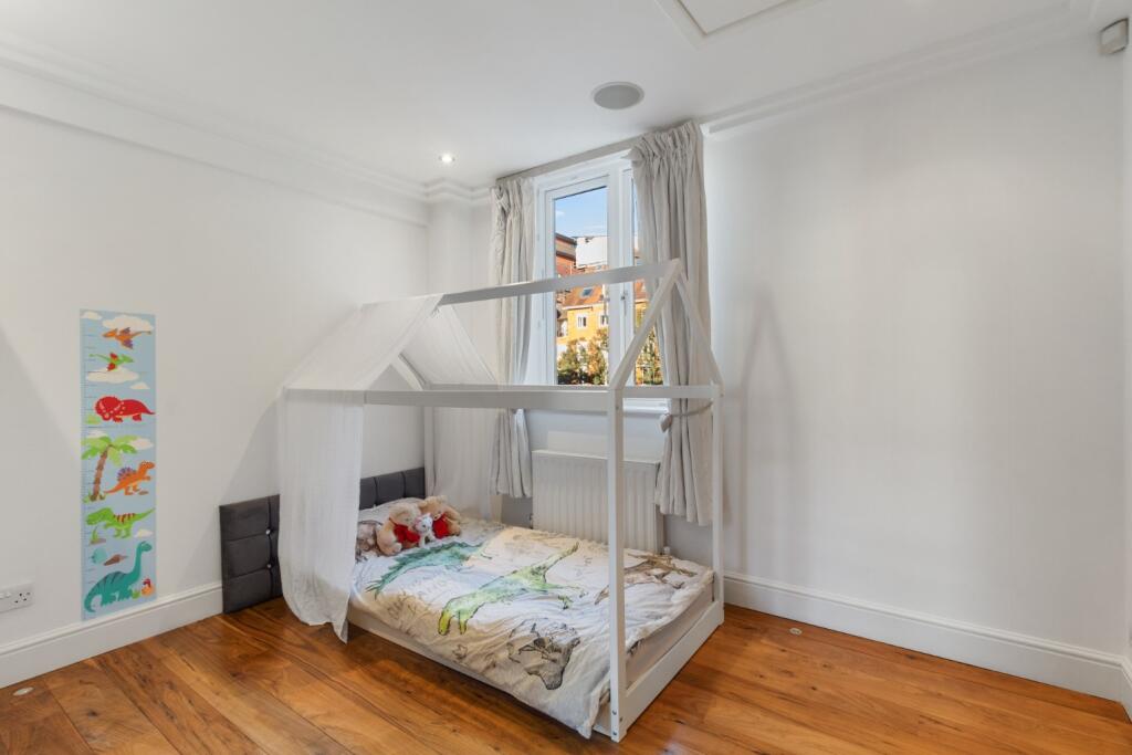 Apartment in London - View 5