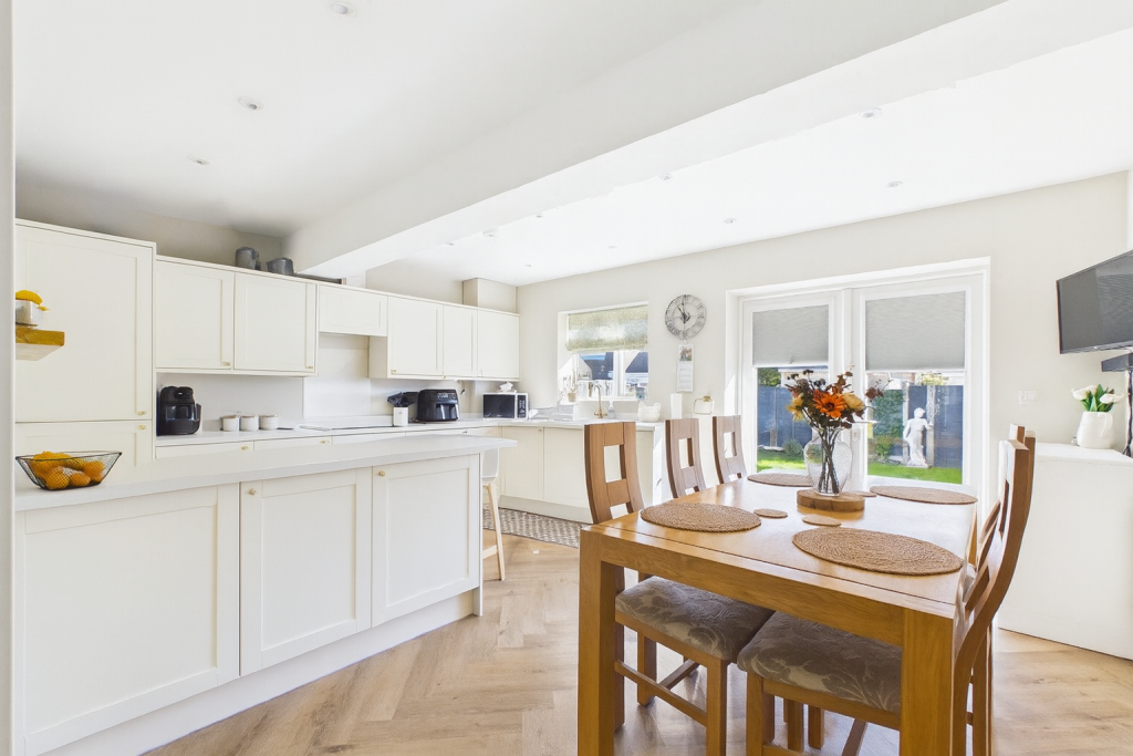 Upper Boundstone Lane, Lancing, BN15 9QX photo 4