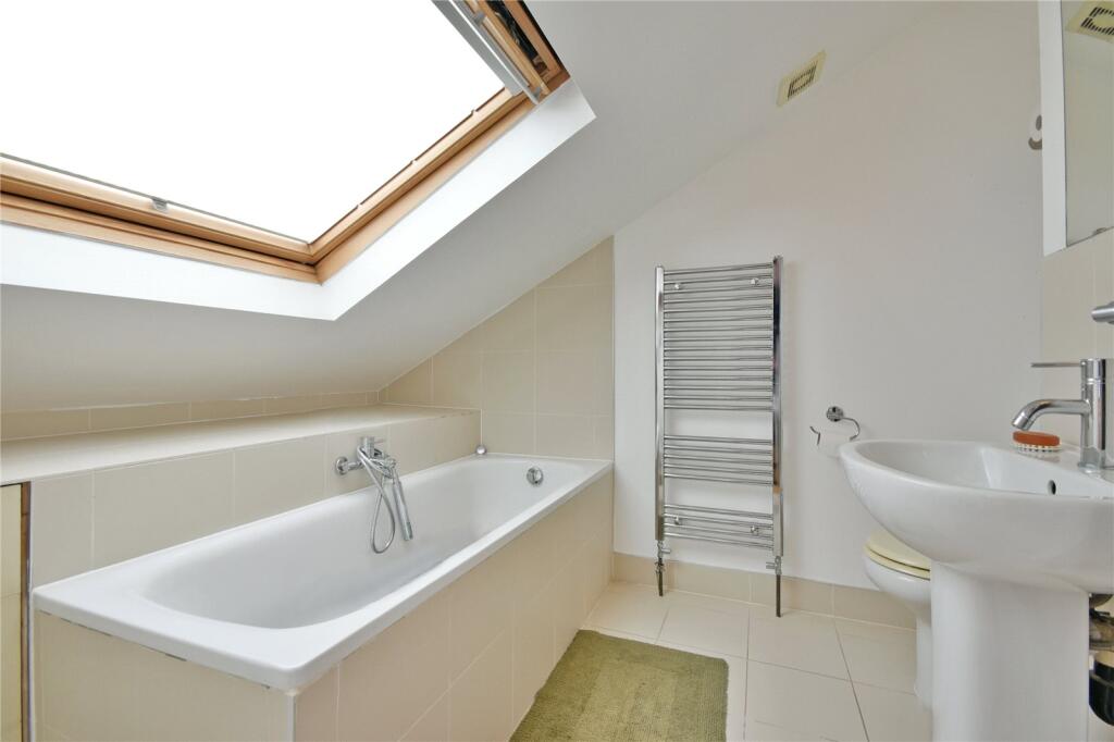 Apartment in London, Kilburn - View 5