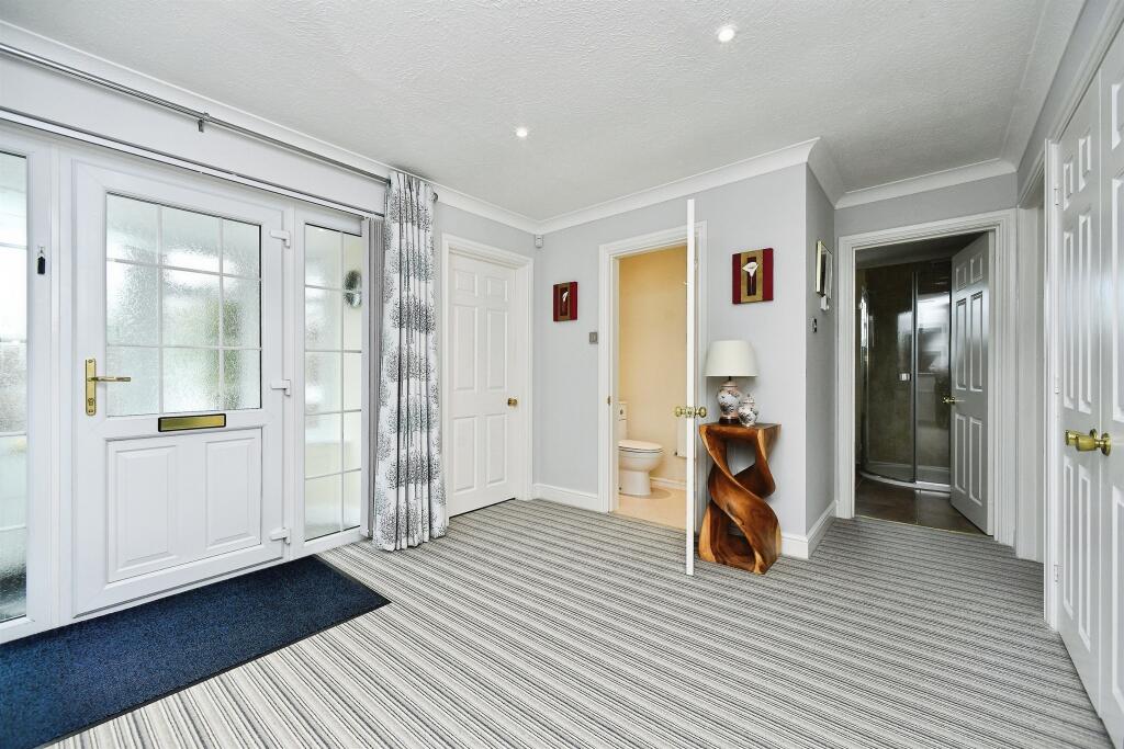 House in Lewes, Peacehaven - More