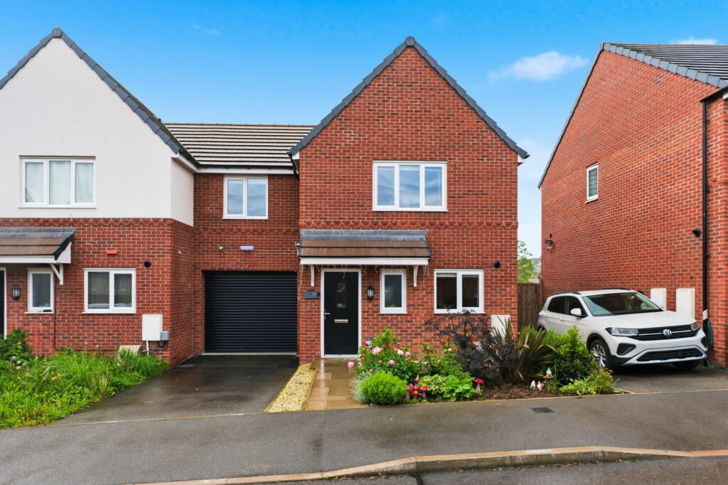 Main image of property: Horwood Drive, Gedling, Nottinghamshire, NG4 4NF