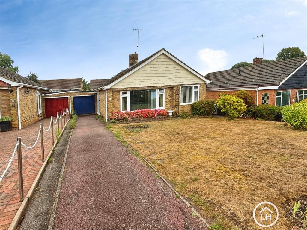 Main image of property: Cozenton Close, Rainham, Gillingham