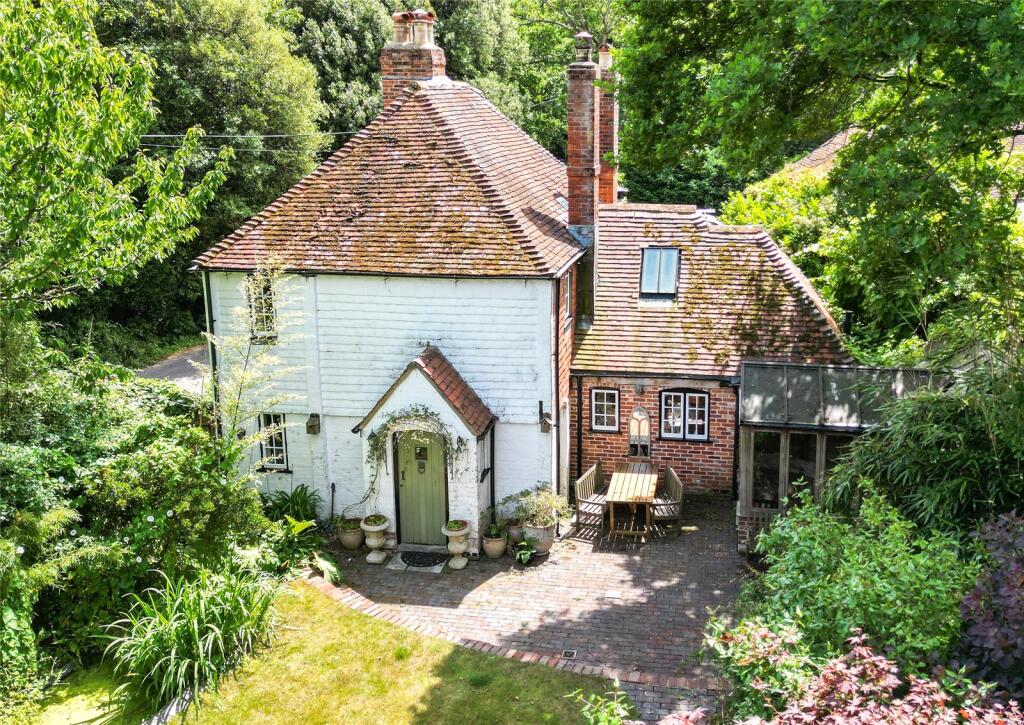 3-bed detached on Chequers Green, Woodside Lane, Lymington, Hampshire, SO41, £795,000