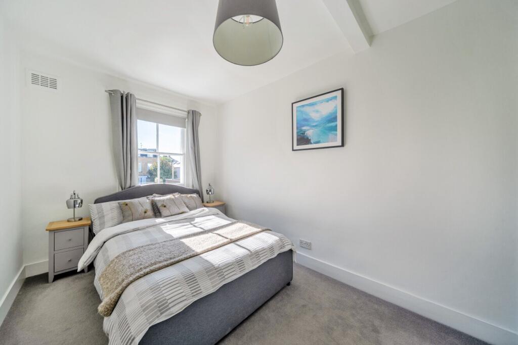 House in London - View 5