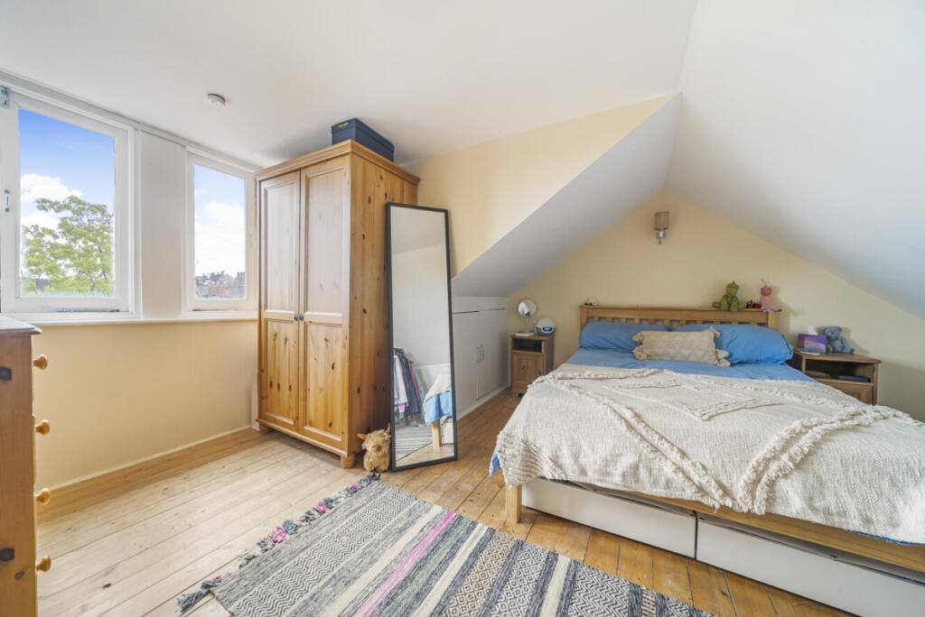 Apartment in London - View 5