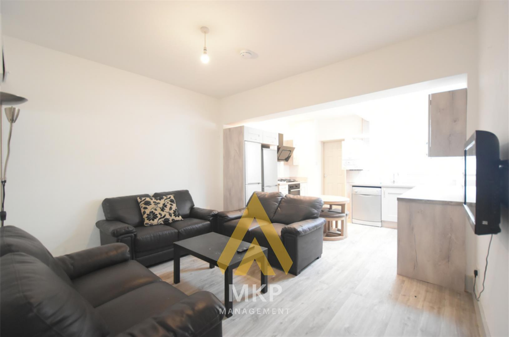 6 bedroom terraced house for rent