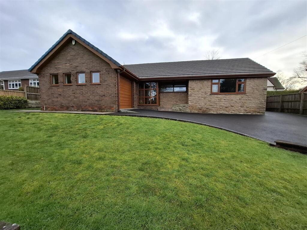 Birchall Close, Leek photo 4