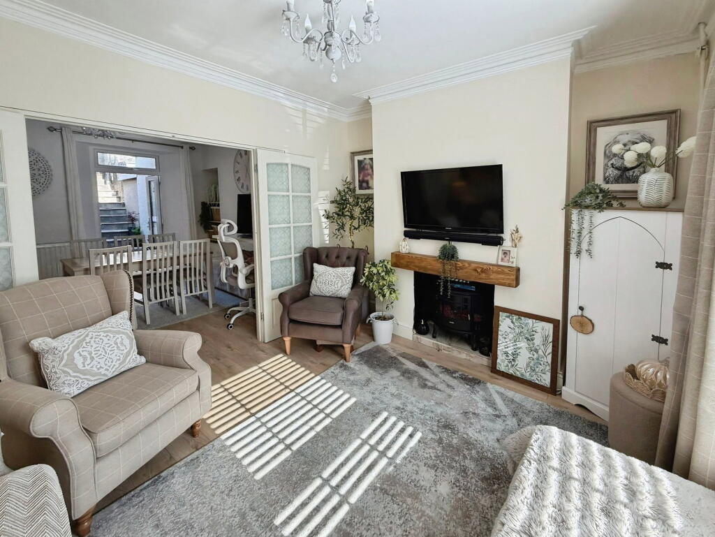 Pentreguinea Road, St. Thomas, Swansea, SA1 8DJ photo 3