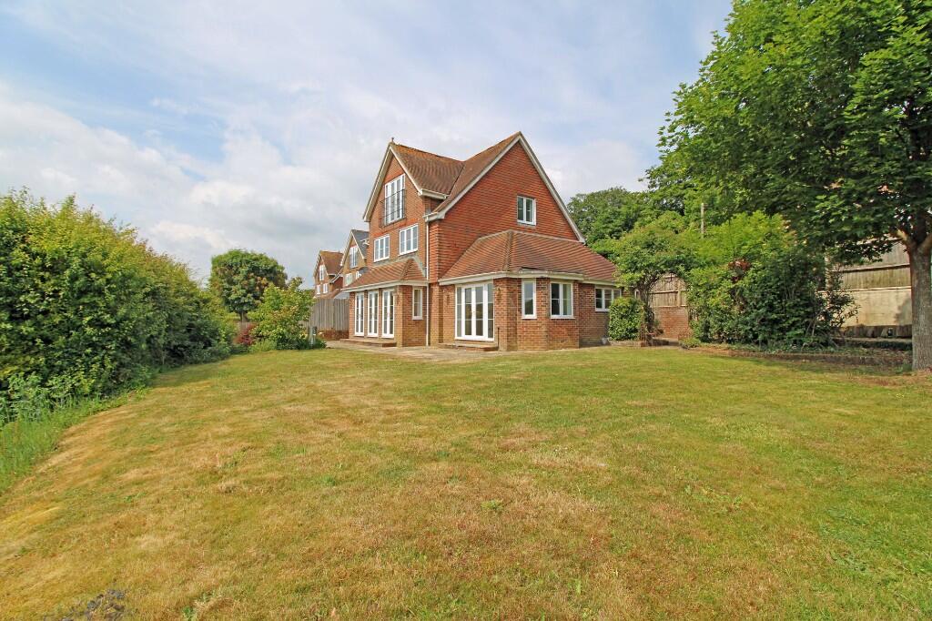 4-bed detached on 4, Smiths Field, Waltham Road, Overton RG25, £950,000