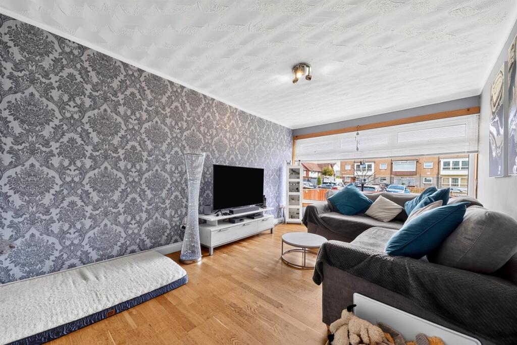 Apartment in Glasgow, South Lanarkshire - View 2
