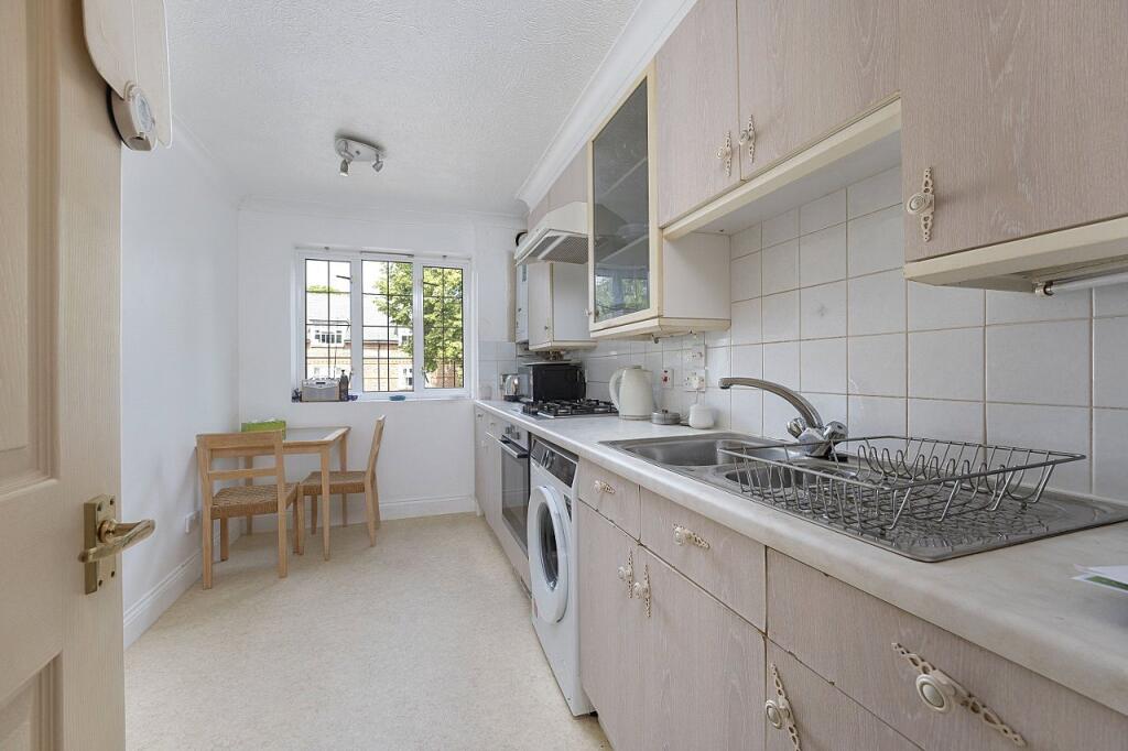 Apartment in Sutton - View 2