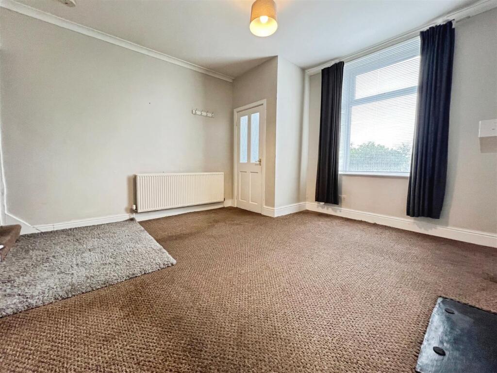Peel Park Drive, Bradford, BD2 4PS photo 4