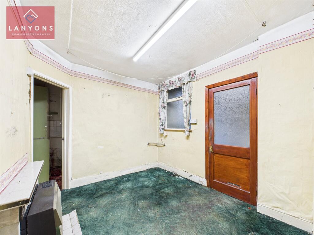Turberville Road, Mount Pleasant, Porth, Rhondda Cynon Taf, CF39 photo 5