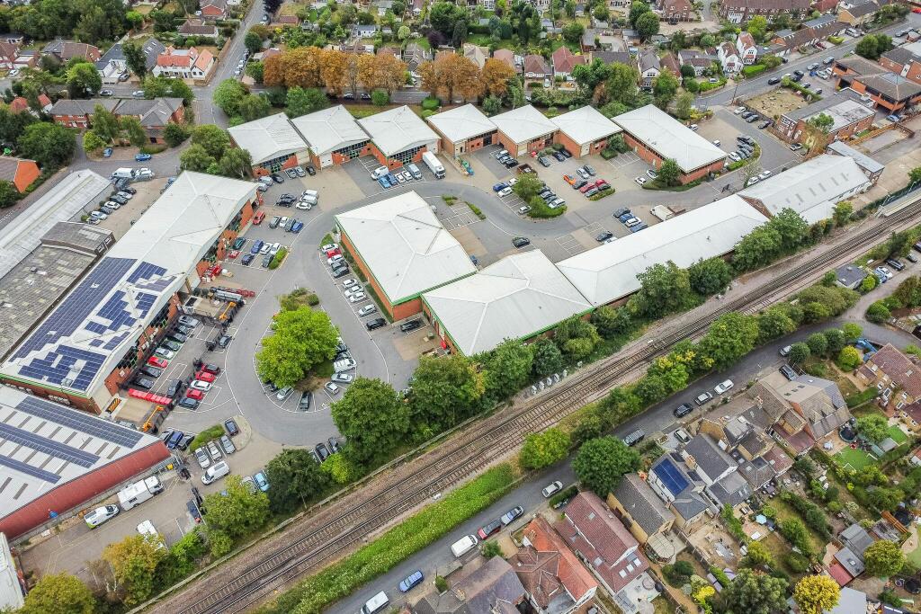 96782_Unit-3-Shepperton-Business-Park  (5)_low.jpg