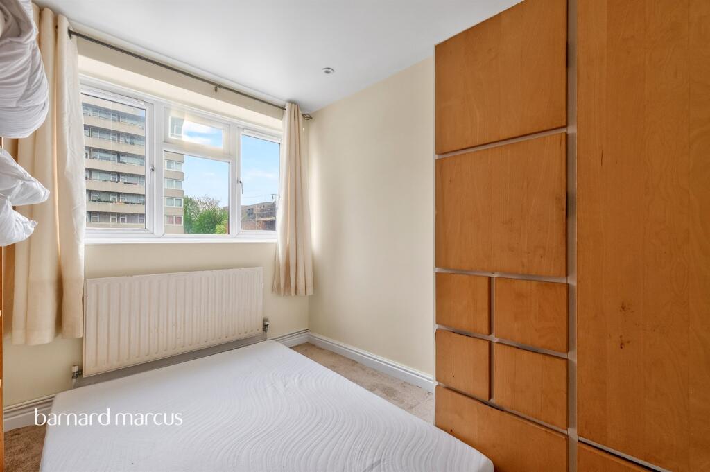 Hazelhurst Road, London photo 3
