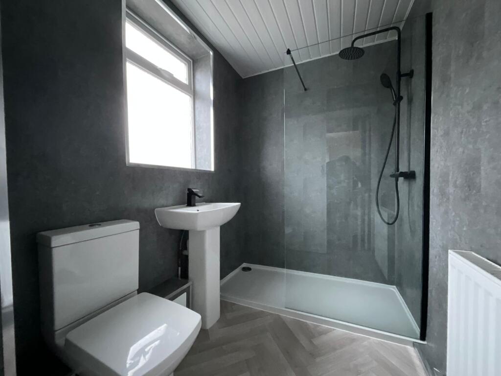 Apartment in South Tyneside, North East - View 3