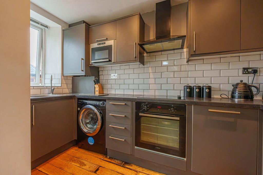 Apartment in Newport - View 5