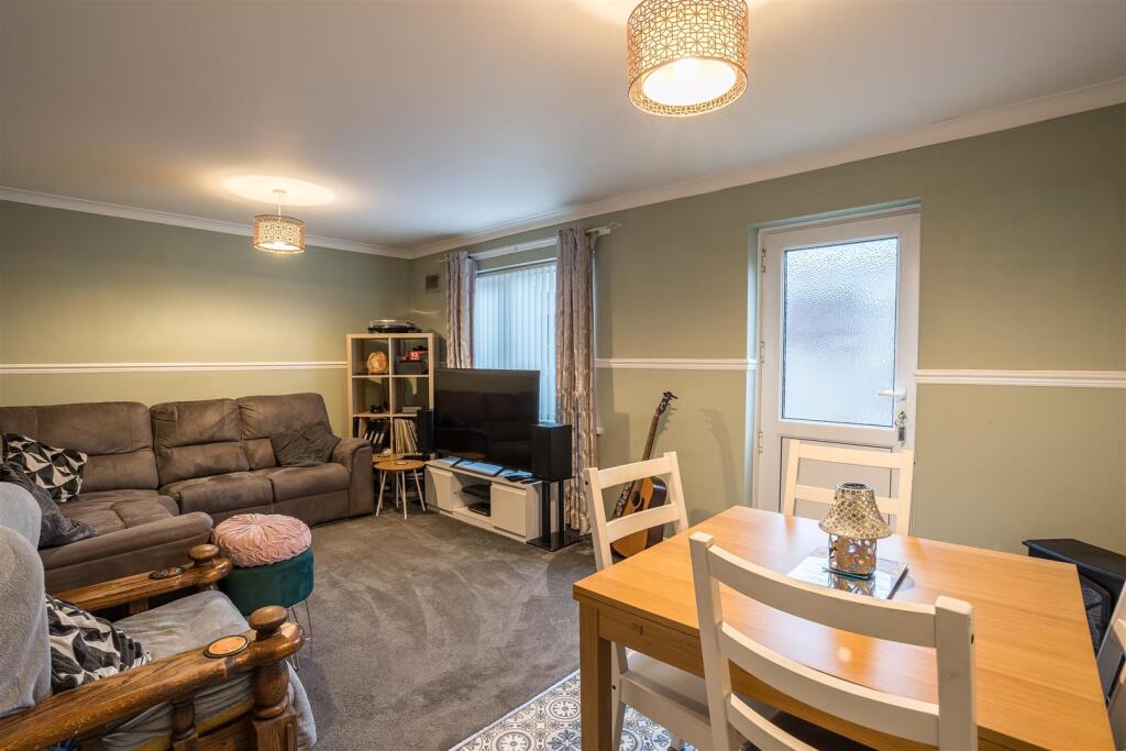House in Barry, Cwm Talwg - View 5