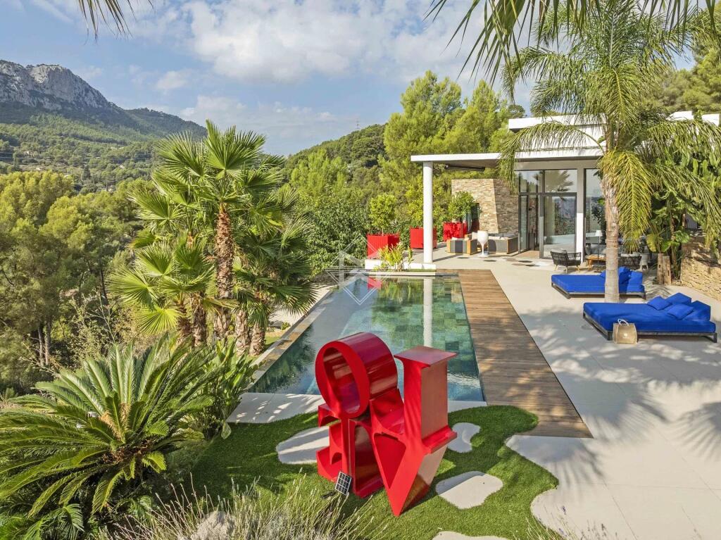 Main image of property: Provence-Alps-Cote d`Azur, Var, La Valette-du-Var