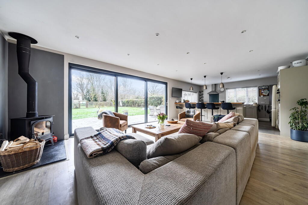 Hare Lane, Lingfield, RH7 6JB photo 2