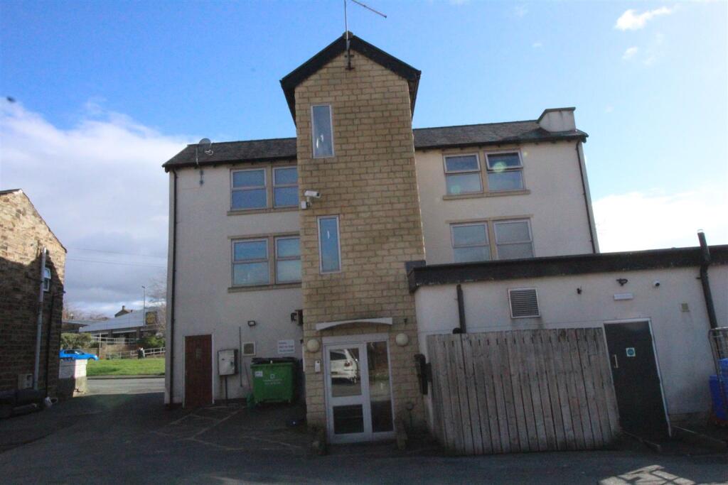 Main image of property: Greenside, Heckmondwike