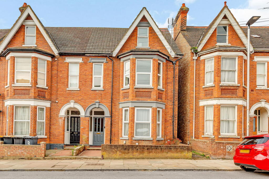 Main image of property: Goldington Avenue, Bedford, MK40