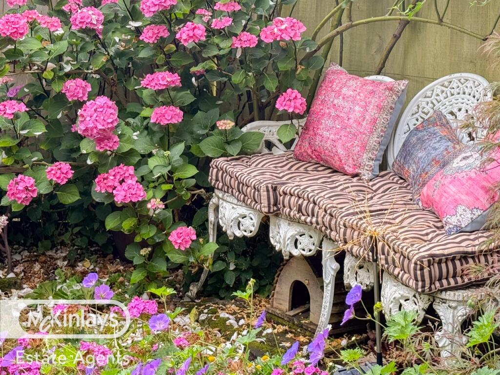 3 bedroom Cottage in the sought-after village of Uffculme photo 4