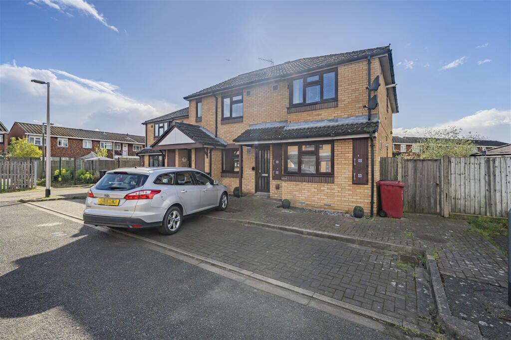 Main image of property: Peterhead Mews, Langley, Slough