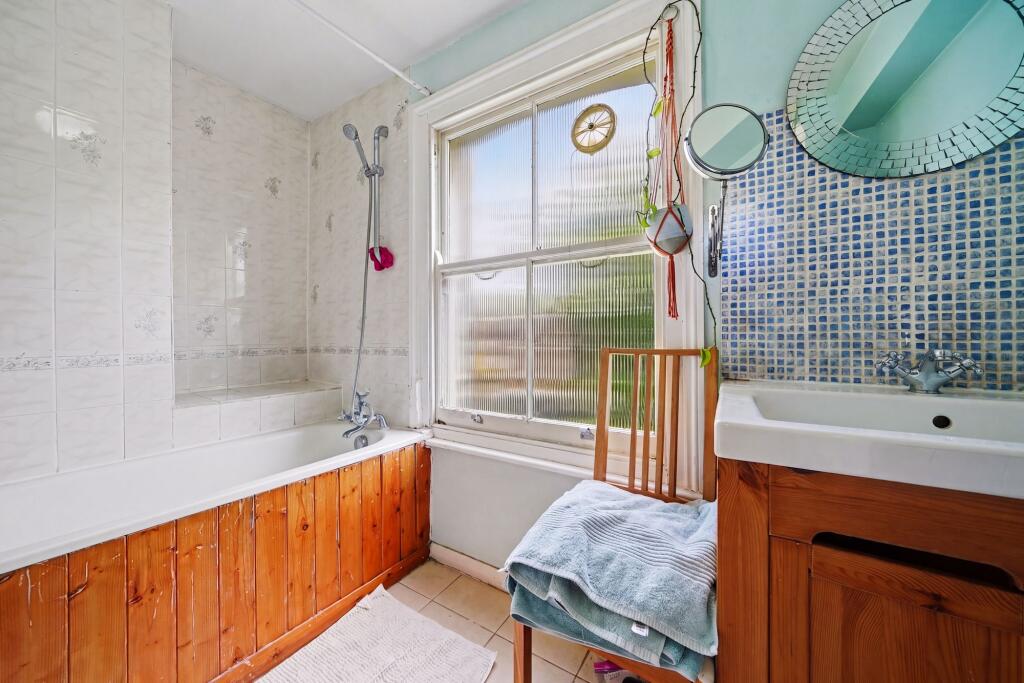 Apartment in London - View 5