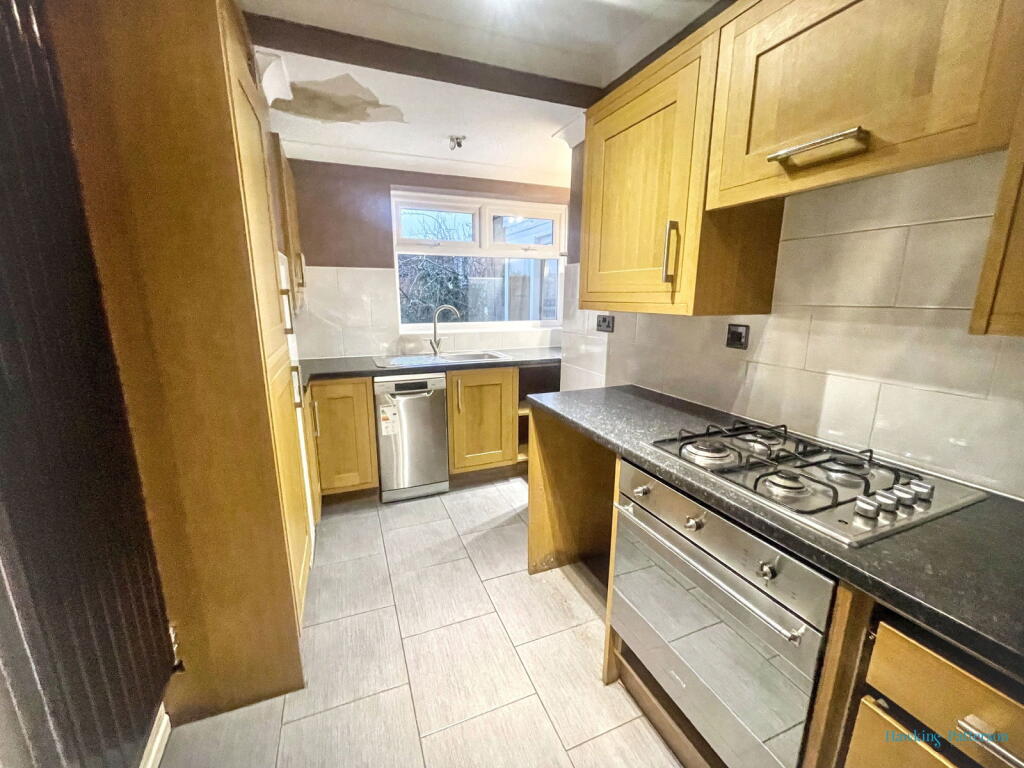 House in Solihull, Haslucks Green - View 5