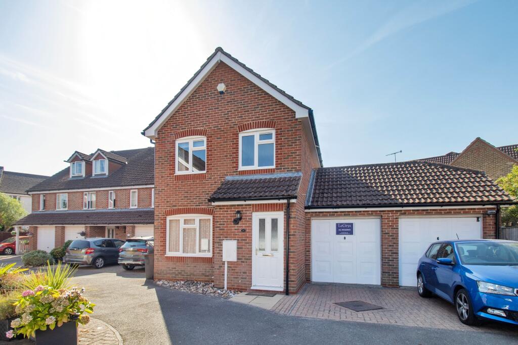 Main image of property: Tanners Mead, Edenbridge