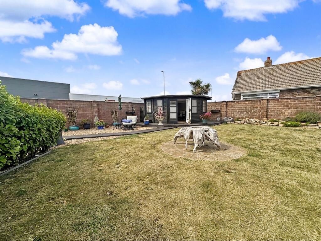 The Esplanade, Telscombe Cliffs, BN10 7HG photo 4