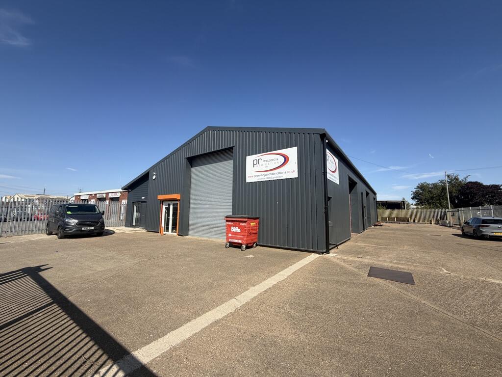Main image of property: 39a, Hoylake Road , South Park Industrial Estate , Scunthorpe , North Lincolnshire , DN17 2AZ