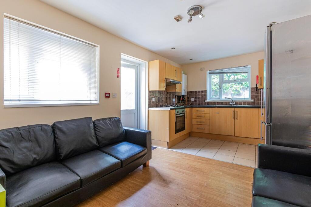 Main image of property: Rhymney Street, Cathays