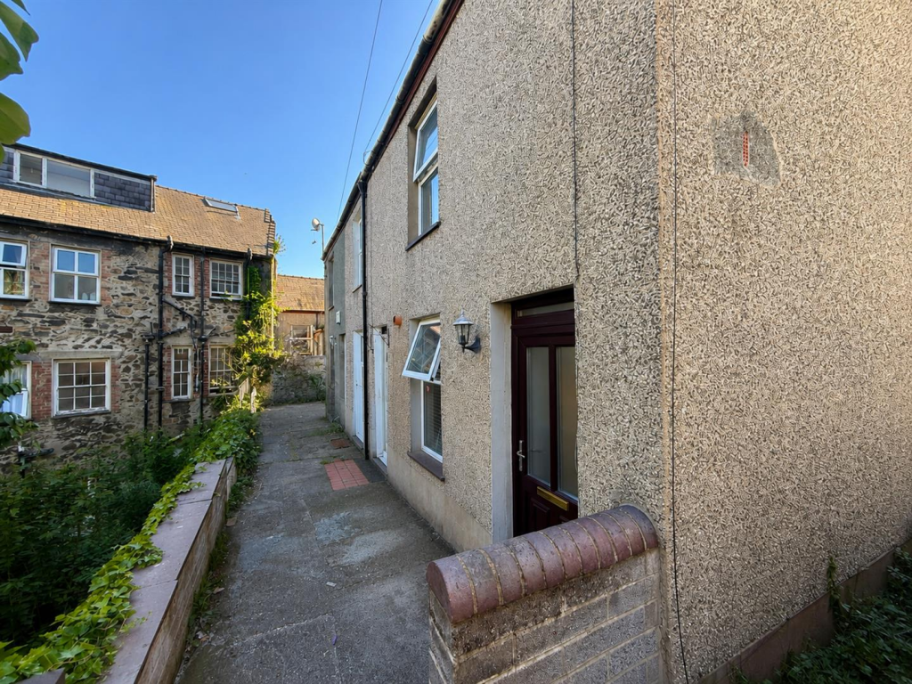 Main image of property: The Crescent, Bangor