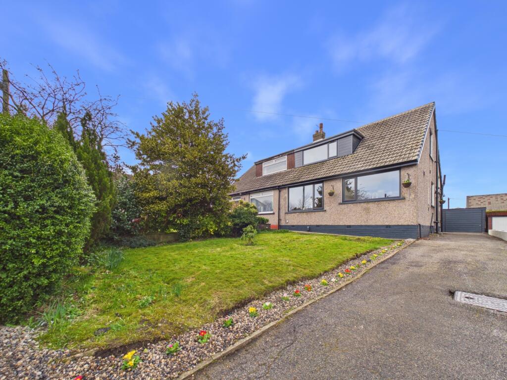 3-bed semi-detached on Park Close, Halifax, West Yorkshire, HX2, £290,000