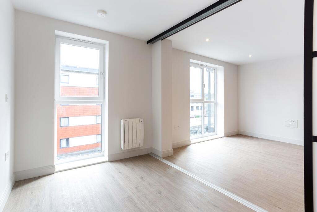 Apartment in Redhill - More