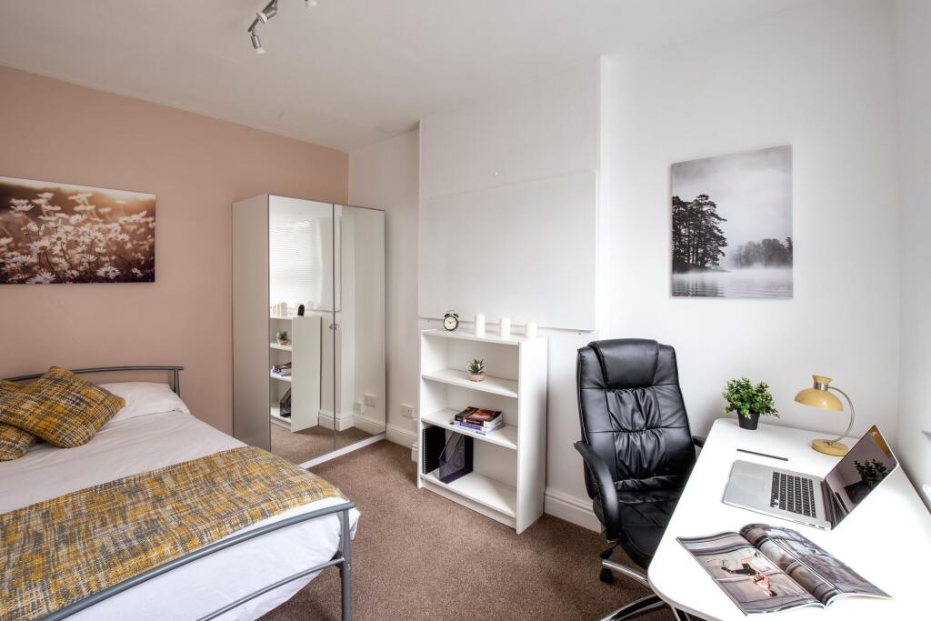 House in Nottingham - View 4
