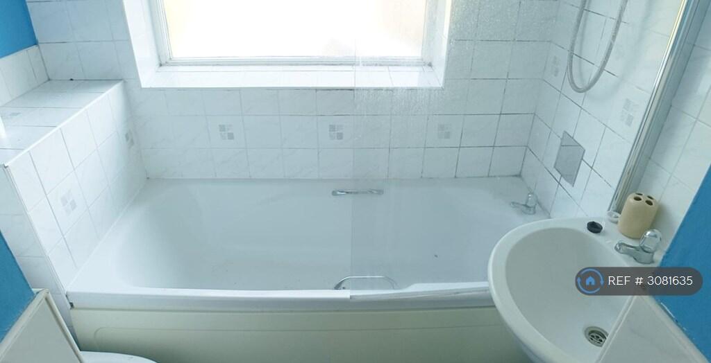 Apartment in Derby - View 5