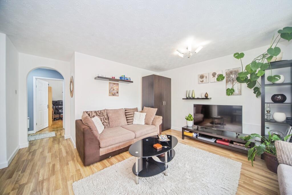 Apartment in Southampton - View 5
