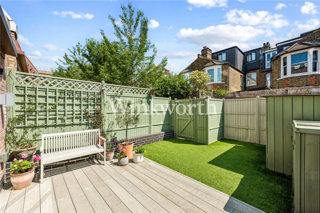 House in London, West Green - View 4