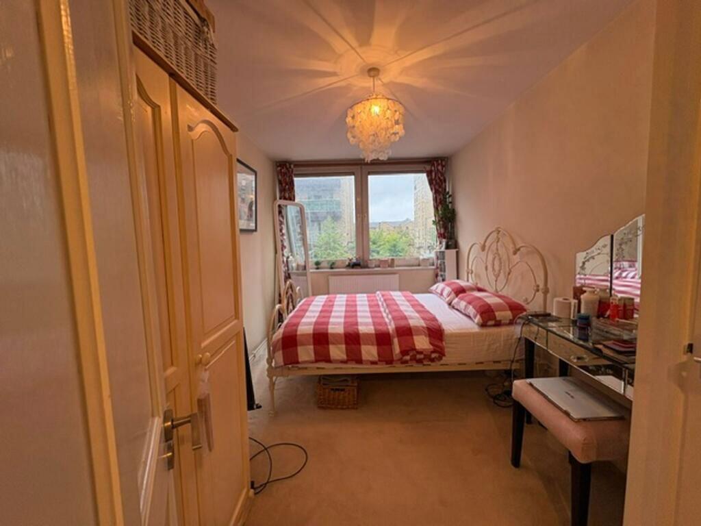 Apartment in London - More