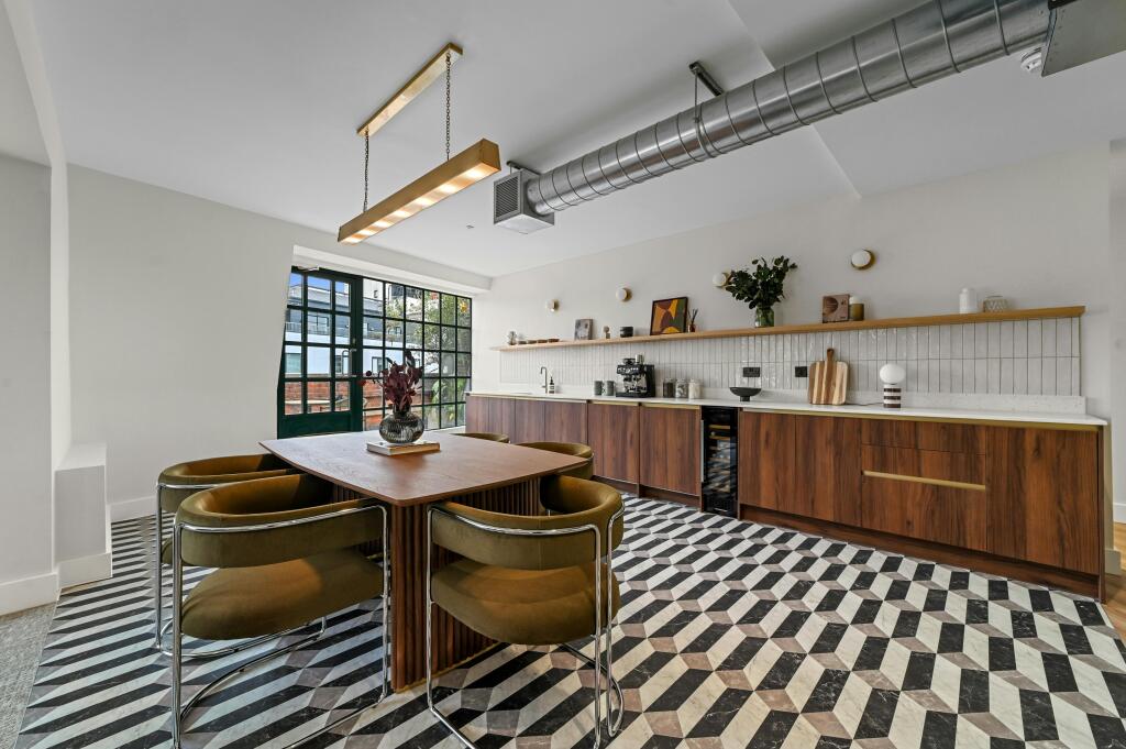 MD-BC-141-143ShoreditchHighStreet-8.JPG