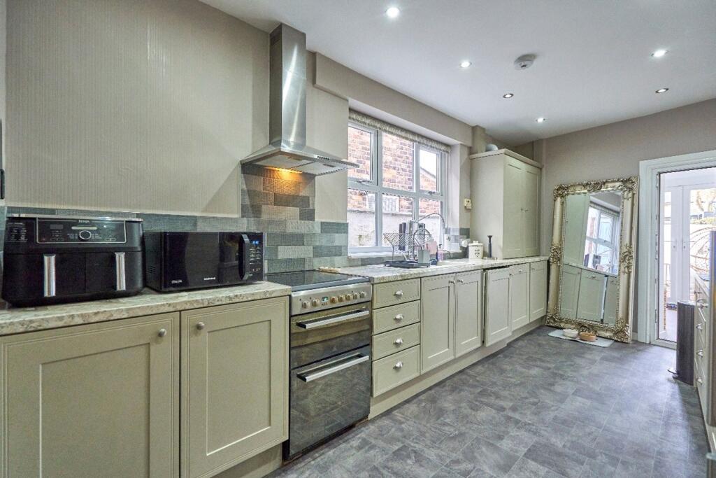 House in Cheshire, Walton - View 2